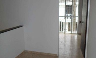 CASA CON LOCAL EN ARRIENDO URBANIZACIÓN ABIERTA SANTA CATALINA VILLAVICENCIO