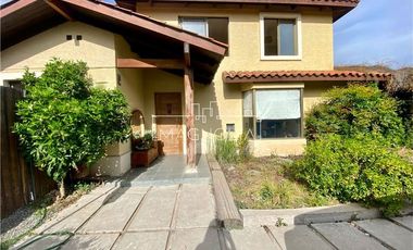 Casa en venta de 6 dorm. en Colina