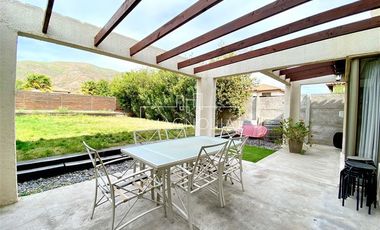 Casa en venta de 6 dorm. en Colina