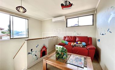 Casa en venta de 6 dorm. en Colina