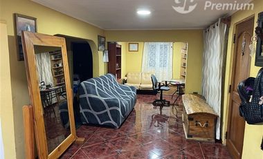 Casa de 140m2 en venta de 4 dorm. en Las Cabritas Calera