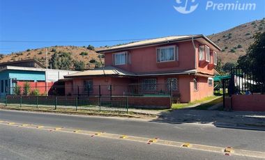 Casa de 140m2 en venta de 4 dorm. en Las Cabritas Calera