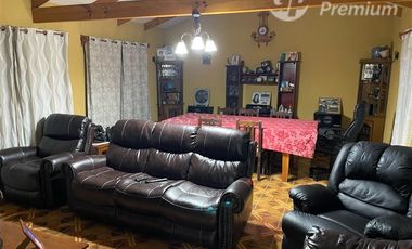 Casa de 140m2 en venta de 4 dorm. en Las Cabritas Calera
