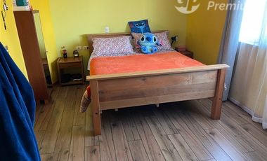 Casa de 140m2 en venta de 4 dorm. en Las Cabritas Calera