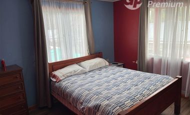 Casa de 140m2 en venta de 4 dorm. en Las Cabritas Calera