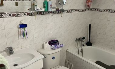 Casa de 140m2 en venta de 4 dorm. en Las Cabritas Calera