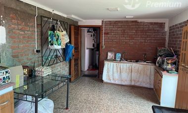 Casa de 140m2 en venta de 4 dorm. en Las Cabritas Calera