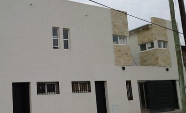 Venta -Tandil esq Witcomb - Duplex 3 amb C/cochera (b)