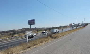 RENTA DE TERRENO IDEAL PARA EXHIBICION, ZONA CONIN, PLANO, SE PUEDE RENTAR POR MITAD