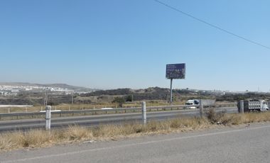 RENTA DE TERRENO IDEAL PARA EXHIBICION, ZONA CONIN, PLANO, SE PUEDE RENTAR POR MITAD