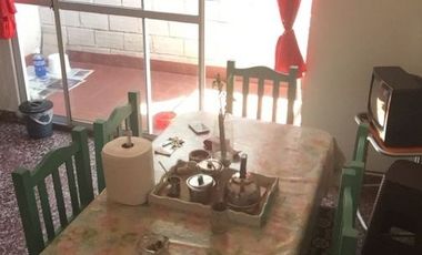 Casa PH en venta en Remedios de Escalada Oeste