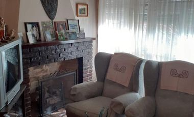 Chalet 3 ambientes con cochera en venta, Bernal !!!! EXCELENTE UBICACION !!!!
