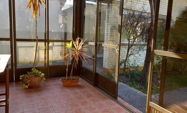 Chalet 3 ambientes con cochera en venta, Bernal !!!! EXCELENTE UBICACION !!!!