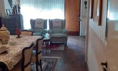 Chalet 3 ambientes con cochera en venta, Bernal !!!! EXCELENTE UBICACION !!!!