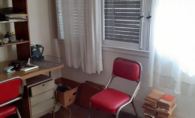 Chalet 3 ambientes con cochera en venta, Bernal !!!! EXCELENTE UBICACION !!!!