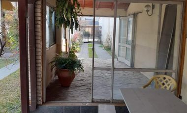 Chalet 3 ambientes con cochera en venta, Bernal !!!! EXCELENTE UBICACION !!!!