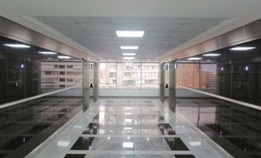 ARRIENDO Oficina Habilitada de 435,28  m2 – Metro Pedro de Valdivia