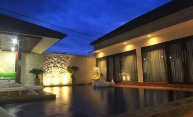 Rumah Mewah Model Villa Di Kota Mataram