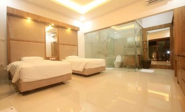 Rumah Mewah Model Villa Di Kota Mataram