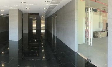 Local Comercial en Arriendo en Av. Apoquindo - Escuela Militar