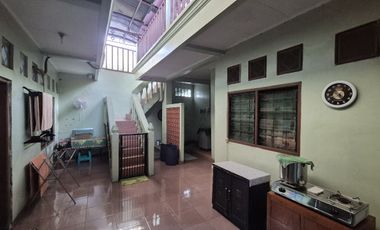 Komplek Larangan Indah Jl Teratai, Kota Tangerang Dekat Halte Trans Jakarta Puri Beta 1