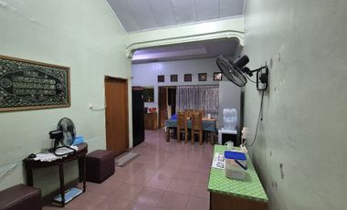 Komplek Larangan Indah Jl Teratai, Kota Tangerang Dekat Halte Trans Jakarta Puri Beta 1