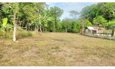 VENDO LOTE TITULADO DE 4320 CON QUEBRADA