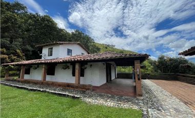 Hermosa finca en Barbosa