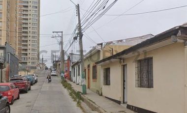 Se Vende Casa en Cerro Placeres Cercana a Universidad Santa María