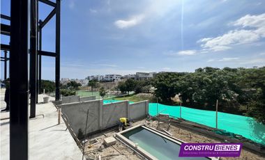 Casas con piscina en urbanización Ciudad del Mar, Manta