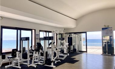 Casa con piscina en urbanización Ciudad del Mar, Manta