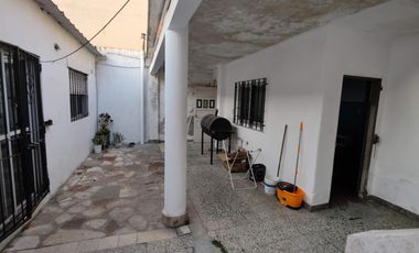 Venta Casa 3 ambientes y monoambiente en Morón