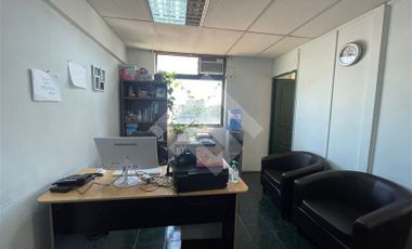 Oficina en Venta en Av. Pajaritos con Argentina