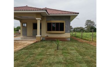 Se Vende Casa Nueva en Las Tablas  