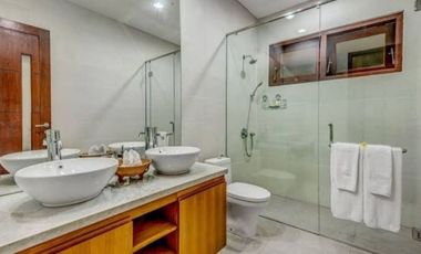 DIJUAL VILLA TEMEWAH DI GIANYAR, HARGA MURAH TEPI PANTAI