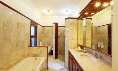 DIJUAL VILLA TEMEWAH DI GIANYAR, HARGA MURAH TEPI PANTAI