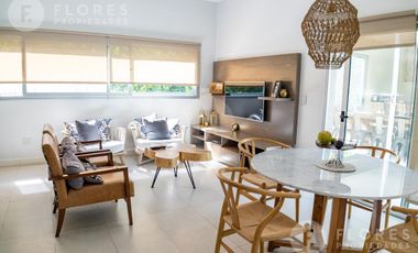 Flores Prop. Vende Casa - La Lomada De Pilar, Pilar