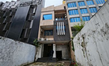 Dijual cepat Gedung 3.5 lantai di lokasi strategis di jalan Proklamasi,menteng Jakarta Pusat