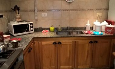 HERMOSA CASA -QUINTA EN DOS PLANTAS A METROS DE AV. PTE.PERON