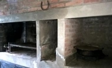 HERMOSA CASA -QUINTA EN DOS PLANTAS A METROS DE AV. PTE.PERON