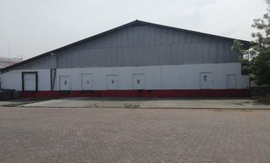 Alquiler bodega 2500m2 en vía a Daule y Perimetral