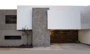 CASA EN VENTA EN LINDAVISTA TRES MARIAS, MORELIA