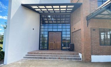 Casa en parcela moderna luminosa 7D/4B piscina Carampangue