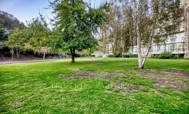 Departamento en Camino Central rodeado de áreas verdes, excelente conectividad.