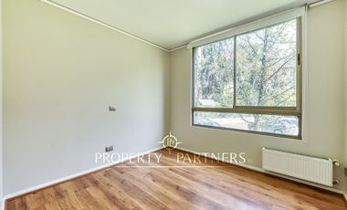 Departamento en Camino Central rodeado de áreas verdes, excelente conectividad.