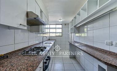 Departamento en Camino Central rodeado de áreas verdes, excelente conectividad.