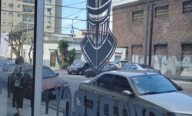 EXCELENTE LOCAL COMERCIAL EN AVELLANEDA CENTRO