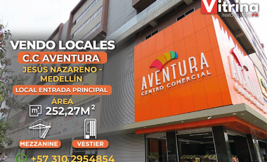 Vitrina inmobiliaria vende local en CC Aventura