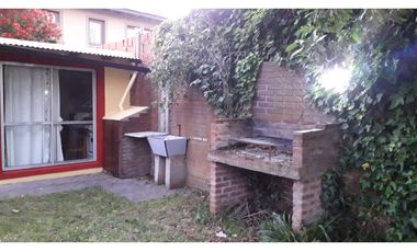 ALQUILER TEMPORARIO - CASA CUADRA Y MEDIA DEL MAR 5/6 PERSONAS
