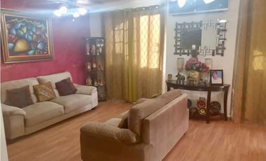 SE VENDE CASA EN VILLA LUCRE $230,000 AM